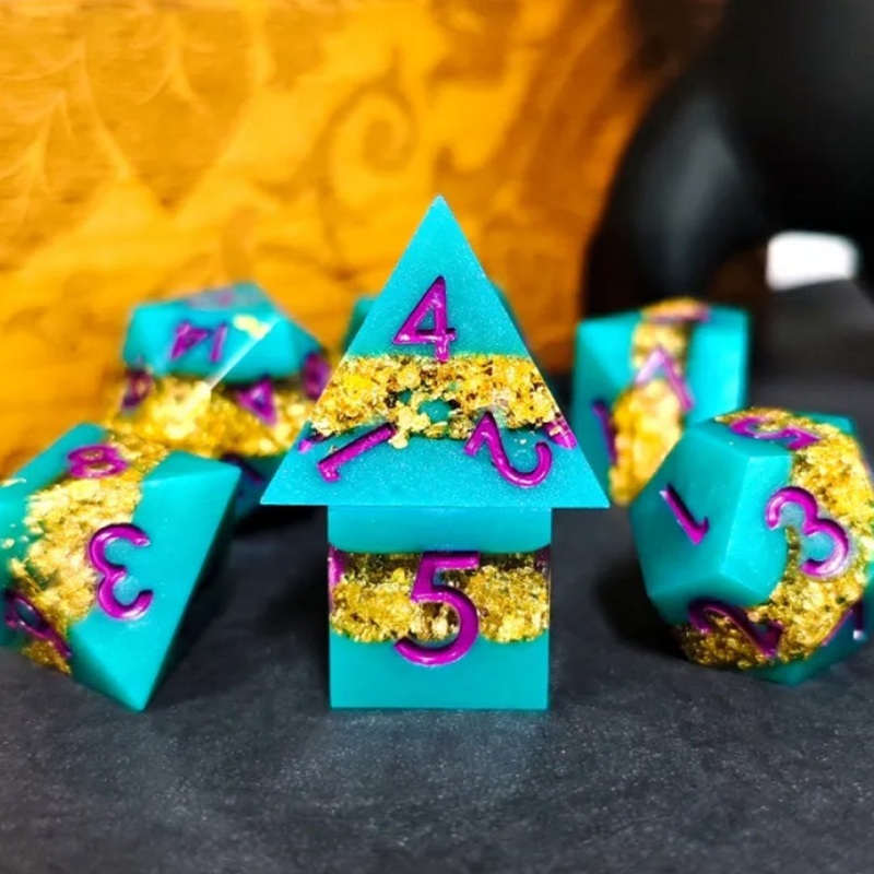 Faewyld – Handcrafted Sharp Edge Dice Set & Dice Case